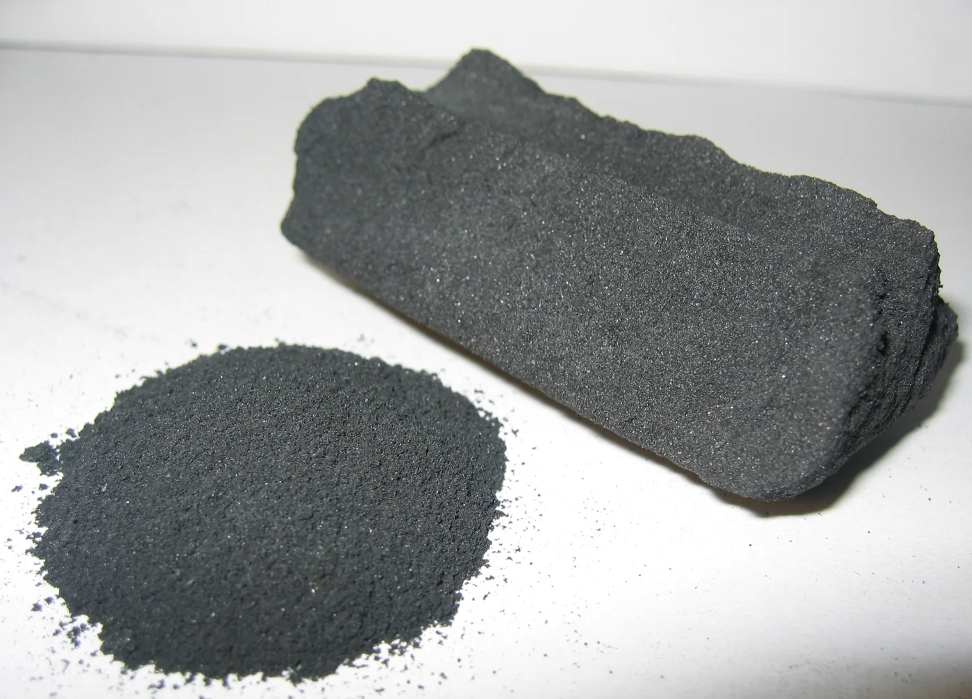 Activated carbon in powder and solid form